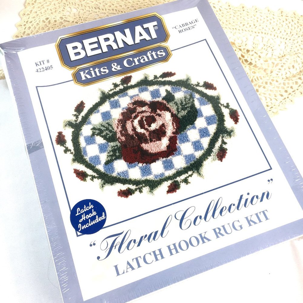 Bernat Cabbage Roses Latch Hook Rug Kit 36” x 27”  Vtg
